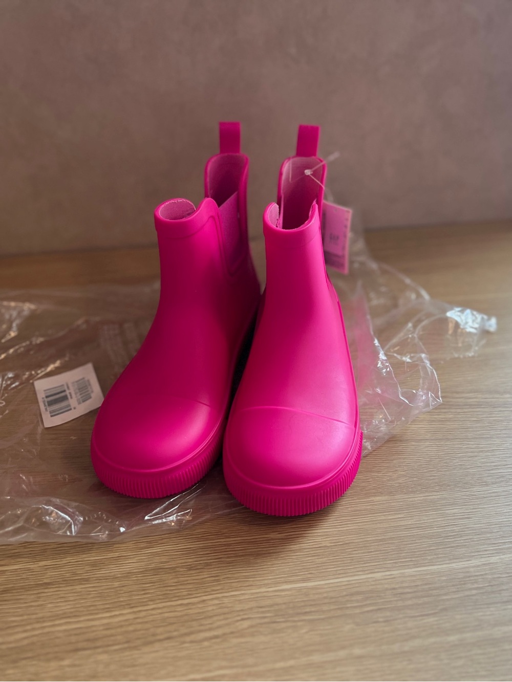 GAP Kids Vibrant Pink Chelsea Rain Boots